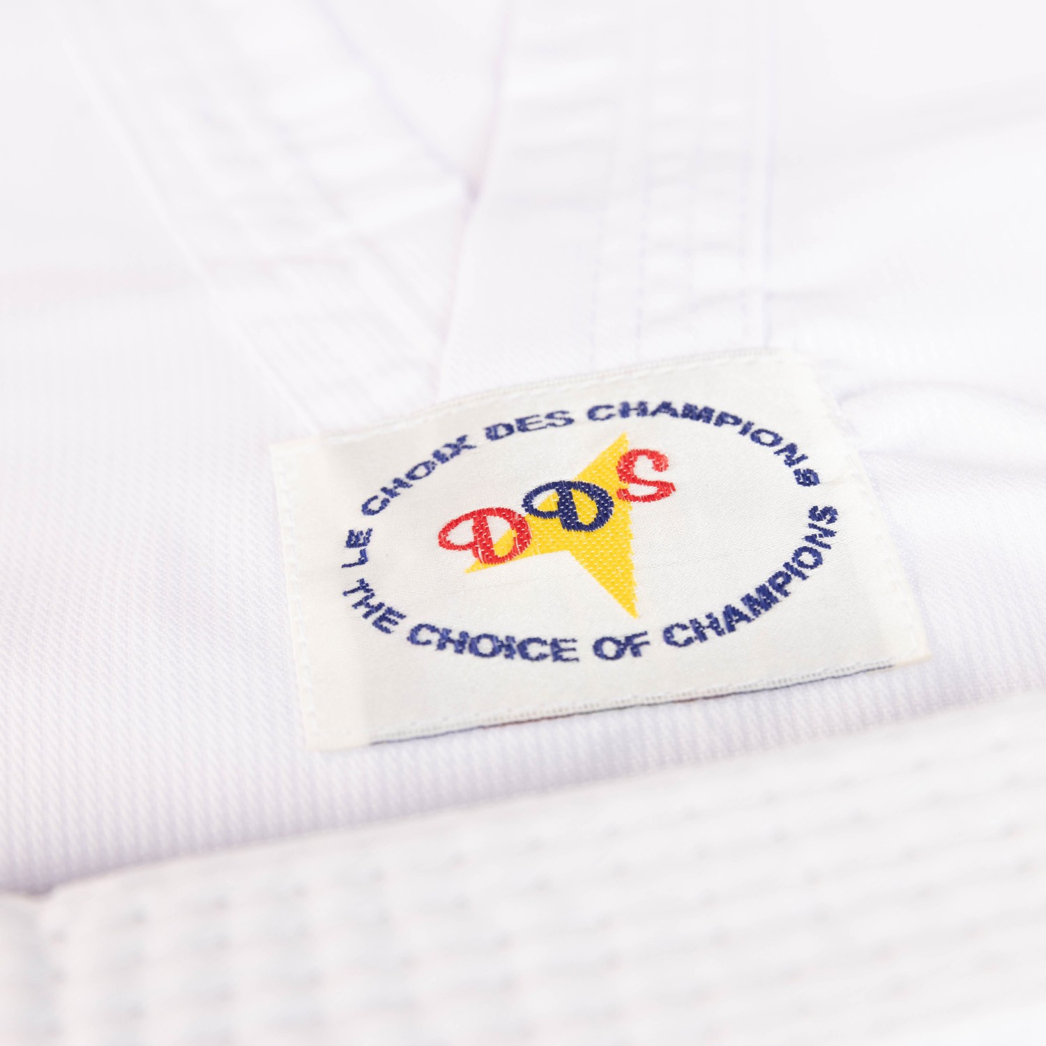 Dando Standard White-V Dobok